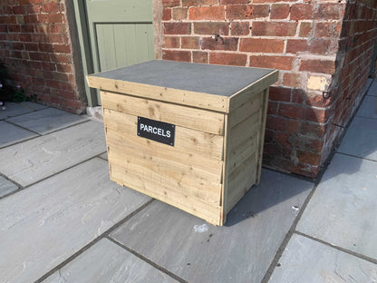 Natural DelSafe wooden parcel delivery box with lockable hasp and grey felt roof